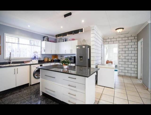 3 BEDROOM HOUSE FOR SALE IN RISANA